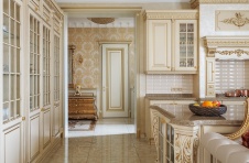 Фото интерьера коридора небольшого дома в классическом стиле