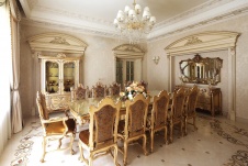 Фото интерьера столовой в классическом стиле
