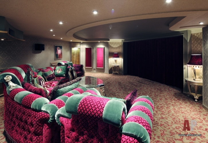 Фото интерьера домашнего кинотеатра в классическом стиле