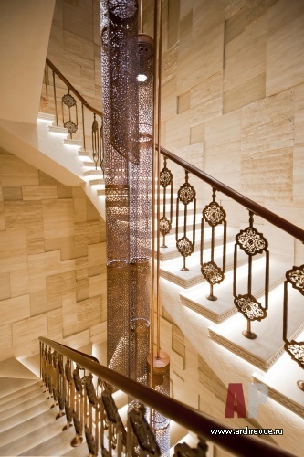 Фото интерьера лестницы дома в стиле авангард