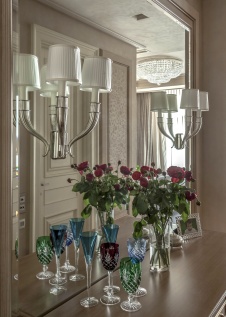 Фото интерьера входной зоны квартиры в стиле неоклассика