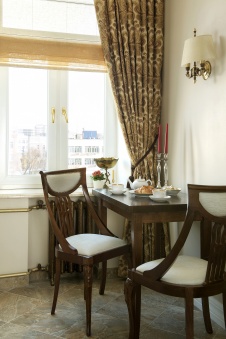 Фото интерьера столовой квартиры в стиле ампир