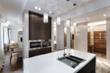 Фото интерьера кухни квартиры в стиле неоклассика