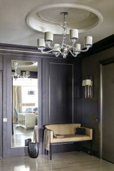 Интерьер входной группы квартиры в стиле ар-деко