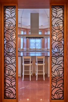 Фото интерьера кухни дома в стиле ар-деко