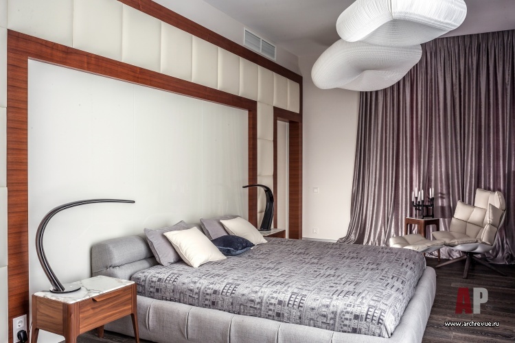Фото интерьера спальни дома в современном стиле