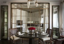 Фото интерьера столовой квартиры в классическом стиле Фото интерьера кухни квартиры в классическом стиле