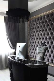 Фото интерьера кабинета дома в стиле гламур