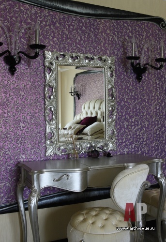 Фото интерьера спальни дома в стиле гламур