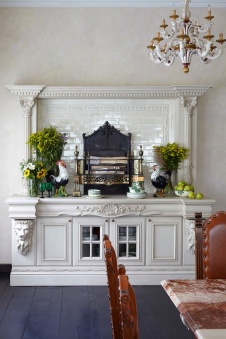 Фото интерьера кухни резиденции в дворцовом стиле