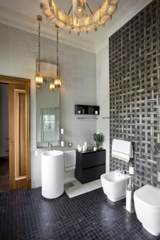 Фото интерьера санузла резиденции в дворцовом стиле