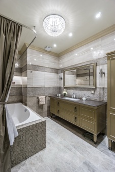 Фото интерьера ванной комнаты квартиры в стиле неоклассика Фото интерьера санузла квартиры в стиле неоклассика