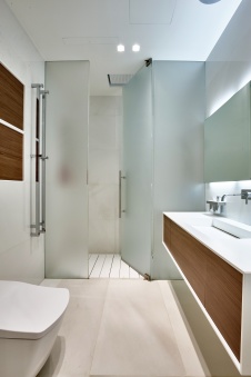 Фото интерьера санузла квартиры в стиле минимализм