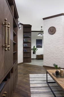 Фото интерьера коридора небольшой квартиры в стиле лофт