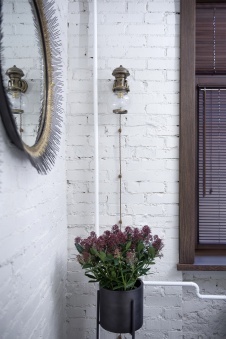 Фото интерьера спальни небольшой квартиры в стиле лофт