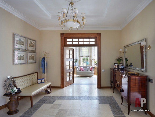 Фото интерьера входная зона дома в стиле неоклассика