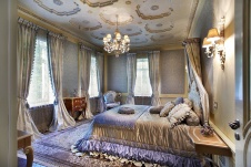 Фото интерьера спальни дома в дворцовом стиле