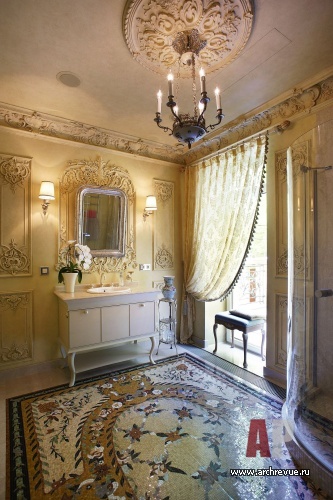 Фото интерьера санузла дома в дворцовом стиле