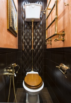 Фото интерьера гостевого санузла квартиры в стиле неоклассика