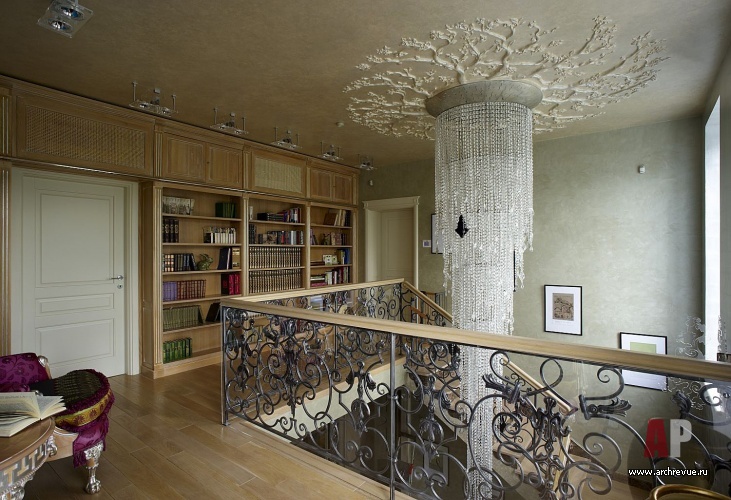 Фото интерьера библиотеки дома в стиле фьюжн Фото интерьера лестницы дома в стиле фьюжн