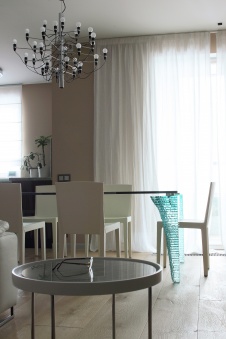 Фото интерьера столовой квартиры в стиле минимализм