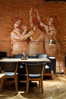 Фото интерьера зала ресторана в современном стиле