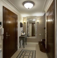 Фото интерьера входной зоны таунхауса в стиле неоклассика