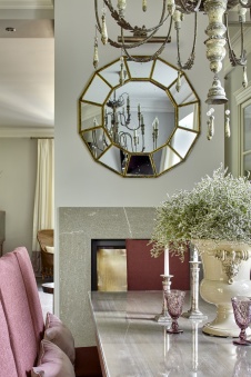 Фото интерьера каминной дома в стиле фьюжн