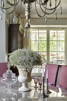 Фото интерьера столовой дома в стиле фьюжн