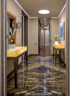 Фото интерьера входной зоны квартиры в стиле ар-деко