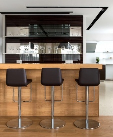 Фото интерьера кухни дома в стиле минимализм