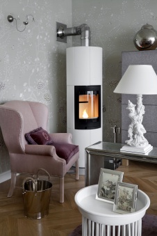 Фото интерьера каминной квартиры в стиле неоклассика