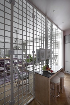 Фото интерьера кухни квартиры в стиле неоклассика