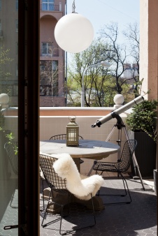 Фото интерьера лоджии квартиры в скандинавском стиле Фото интерьера террасы квартиры в скандинавском стиле