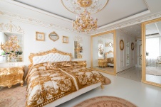 Фото интерьера спальни квартиры в дворцовом стиле