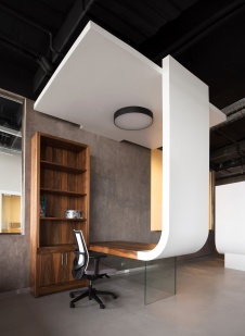 Фото интерьера переговорной офиса в стиле минимализм