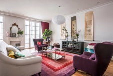 Фото интерьера гостиной квартиры в стиле неоклассика