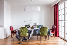 Фото интерьера столовой квартиры в стиле неоклассика