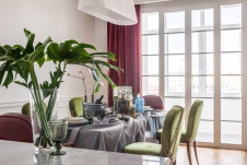 Фото интерьера столовой квартиры в стиле неоклассика