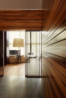 Фото интерьера коридора дома в эко-стиле