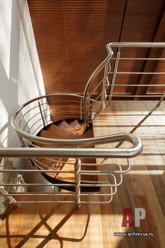 Фото лестницы дома в эко-стиле