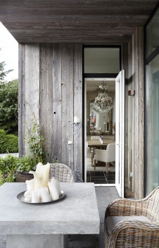 Фото веранды дома в стиле неоклассика