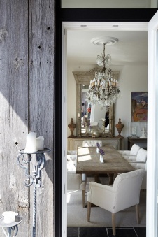 Фото веранды дома в стиле неоклассика