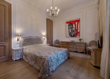 Фото интерьера спальни квартиры в стиле неоклассика