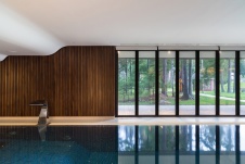 Фото интерьера бассейна дома в современном стиле