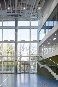 Фото интерьера входной зоны офиса в современном стиле