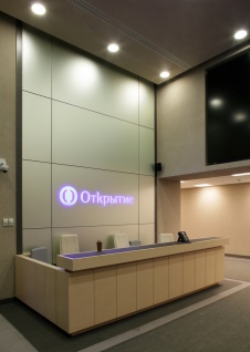 Фото интерьера входной зоны офиса в современном стиле