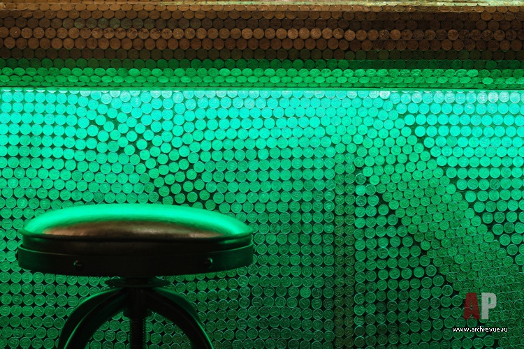 Фото интерьера бара бара-ресторана в стиле китч