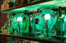 Фото интерьера зала бара-ресторана в стиле китч