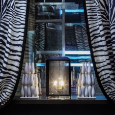 Фото интерьера зала бара-ресторана в стиле китч